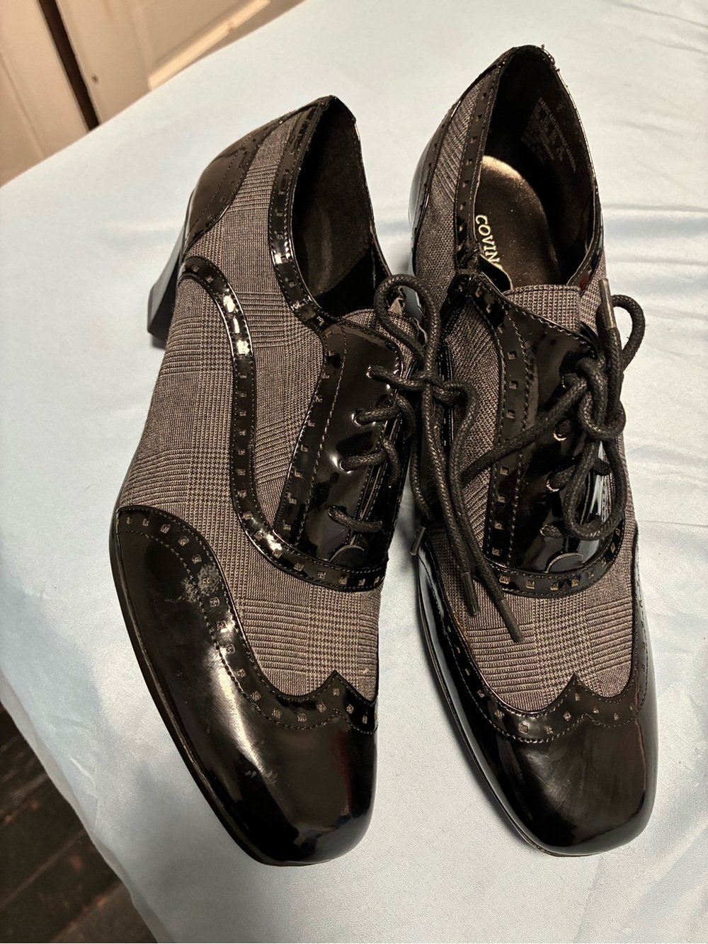 Covington Sheena Black & Gray Houndstooth Patent Oxford Heels – Size 10